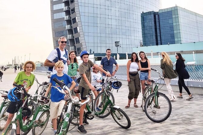 Private Bike tour for families - Gothic Quarter: Roman walls and medieval lanes