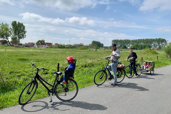 Private Bruges Countryside Cycling Tour to Damme with Guided Walk - Returning beside the Damse Vaart
