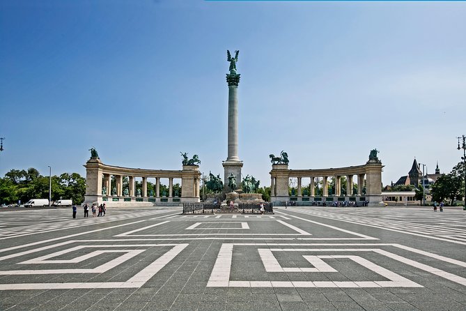Private Budapest Bike Tour with Cafe Stop - Coffee, cake, and a more personal conversation