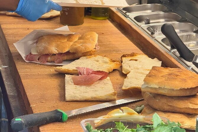 Private Highlights of Florence Bike Tour - San Lorenzo and the Central Market