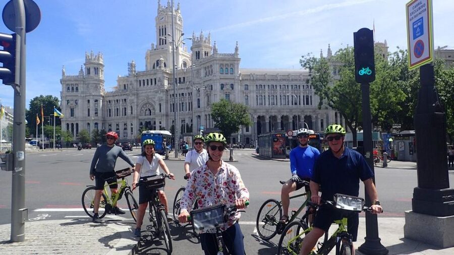 Private Madrid Bike Tour | Exclusive Guided Tour | From 30€ - A good choice for families from age eight