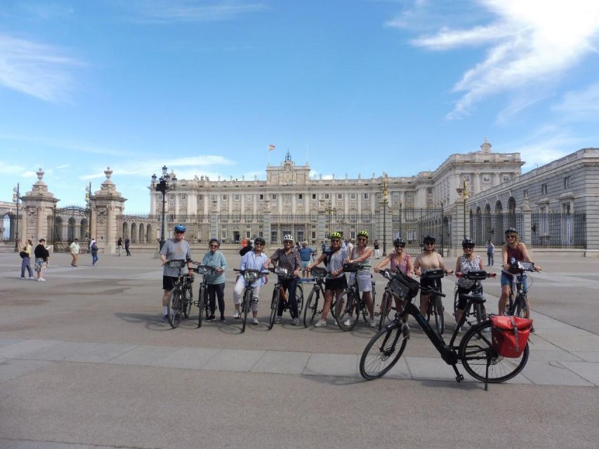 Private Madrid Bike Tour | Exclusive Guided Tour | From 30€ - Guide quality and language choices