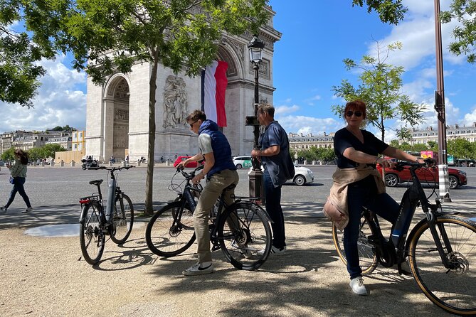 Private Paris E-bike city highlights tour - Petit Palais, Grand Palais, and Place de la Concorde