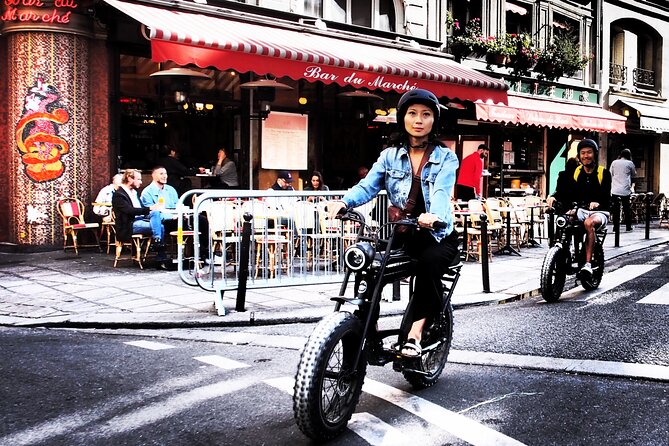 Private Paris electric bike ride with video - What the guide adds to the ride