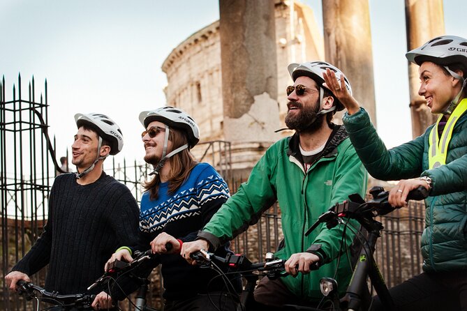 Private Rome City Bike Tour with quality Cannondale EBike - Piazza Venezia: three eras in one stop