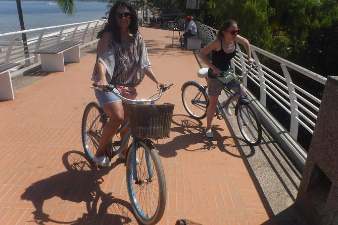 Private Tour in El Malecon Boardwalk Bike Ride - Guides, language, and the pace of the ride