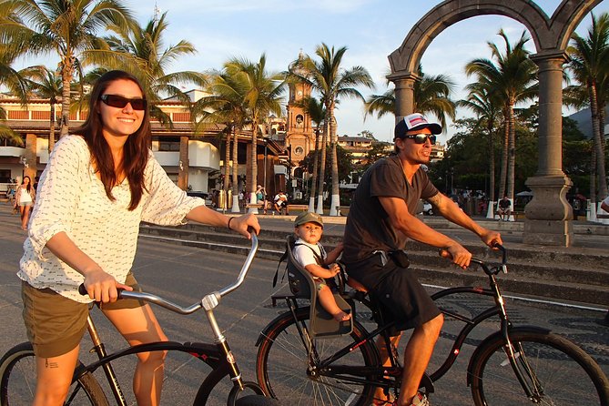 Private Tour in El Malecon Boardwalk Bike Ride - Rolling along the Malecón for art, stories, and sea air