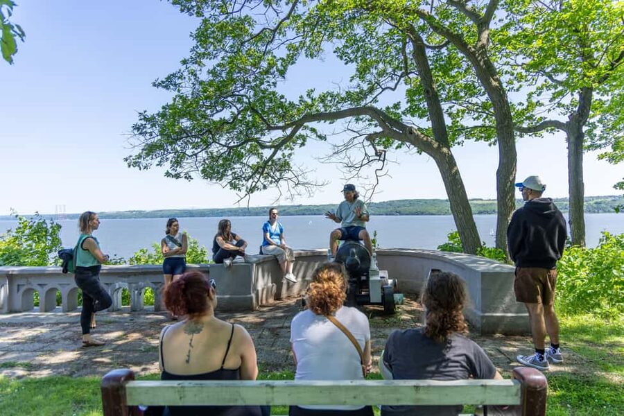 Quebec City: Ile d'Orléans Guided E-Bike Tour with Tastings - Maple and berries at the island farms