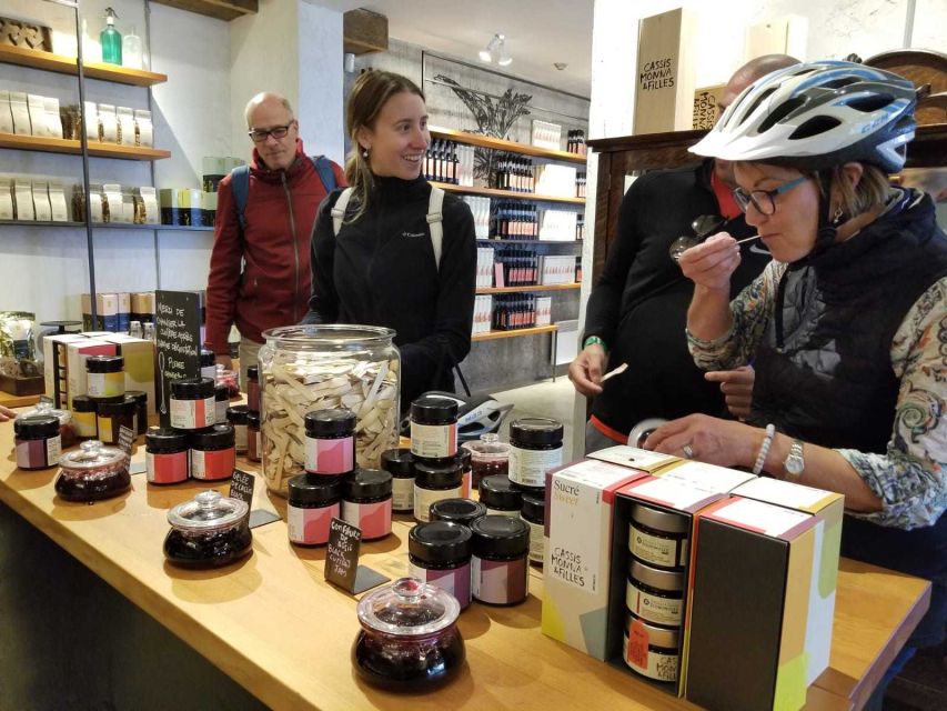 Quebec City: Ile d'Orléans Guided E-Bike Tour with Tastings - Chocolate and river views in St. Petronille