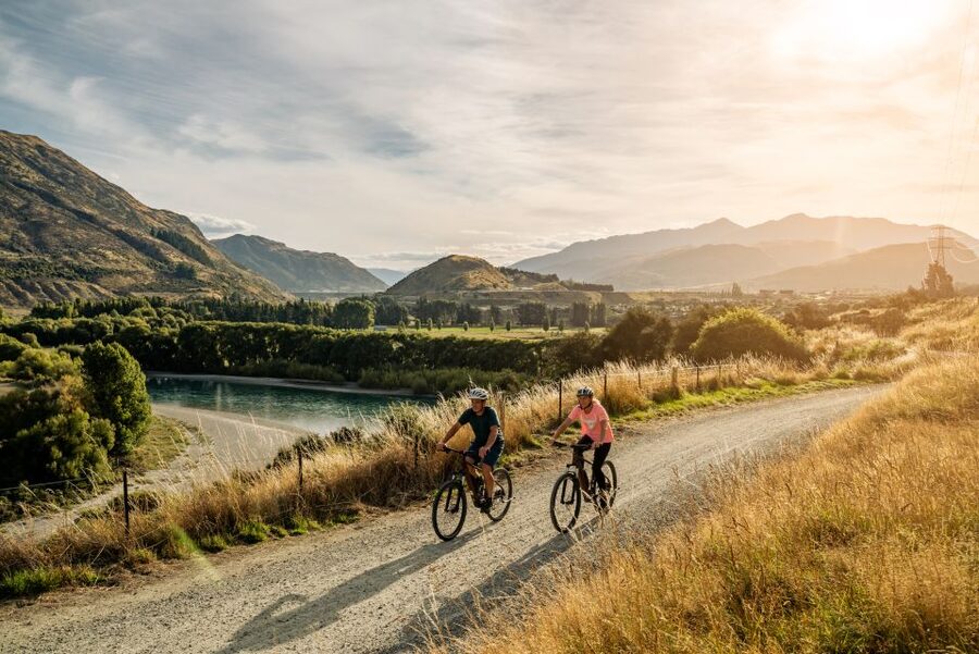 Queenstown: Arrowtown To Queenstown Biking Adventure - Reaching Lake Whakatipu and Queenstown