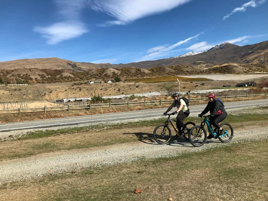 Queenstown: Guided E-Bike Tour with Winery Visits & Tastings - How the six hours fit together