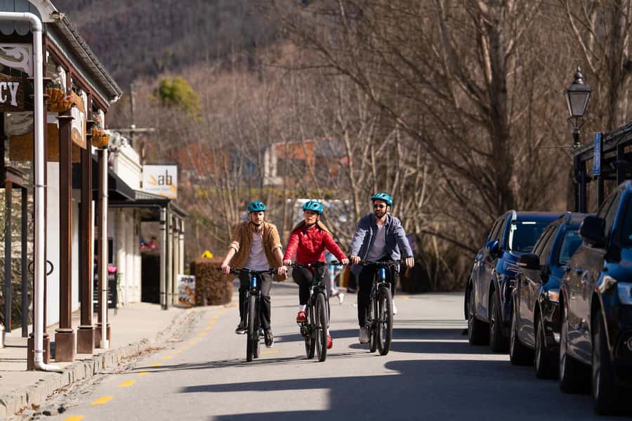 Queenstown: Self-Guided Bike Ride on the Arrow Bridges Trail - Crossing the Kawarau Bungy Bridge