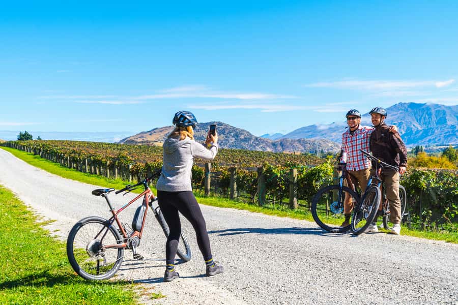 Queenstown: Self-Guided Gibbston Valley Wineries Bike Tour - Arrowtown, bridges, and the Kawarau River