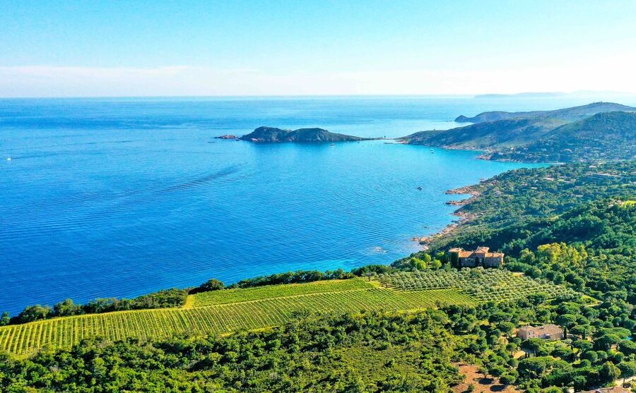 Ramatuelle: Tracks & Tasting Winery Tour by Mountain E-Bike - The first 10 minutes: sea views and a quick change of scenery