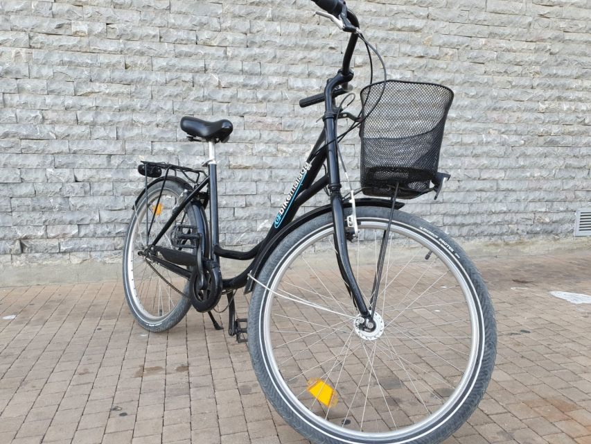 Rent a bike in Malaga - Starting at Calle Casas de Campos 2