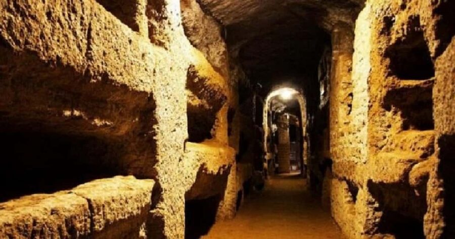 Roma: DELUXE Appian Way Bike Tour, Catacombs Visit & Lunch - Caffarella Park and the meal break