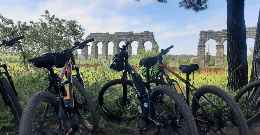 Rome: Appian Way Aqueducts Bike Tour (UPG Catacombs & Lunch) - Returning past the Baths of Caracalla