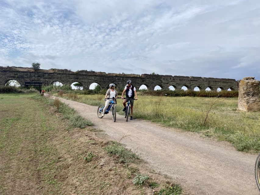 Rome: Appian Way & Aqueducts E-Bike Tour (Catacombs & Food) - Going underground in the catacombs
