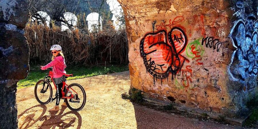 Rome: Appian Way & Catacomb Sunset E-bike Tour with Aperitif - St. Callixtus Catacombs and the underground side of Rome