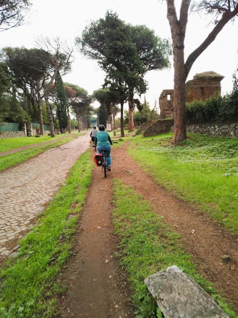 Rome: Appian Way & Catacomb Sunset E-bike Tour with Aperitif - Who should book this Appian Way experience?