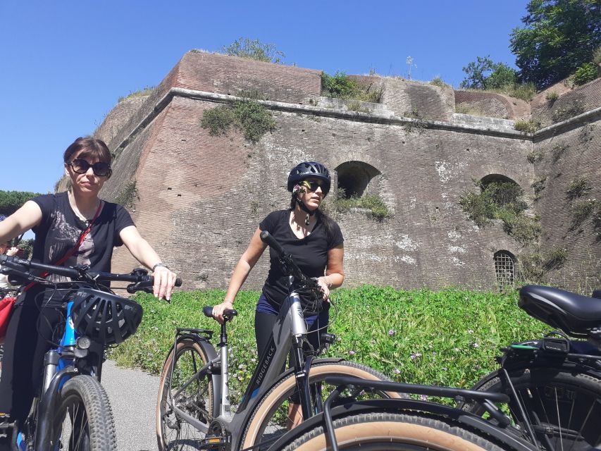 Rome: Appian Way E-Bike Tour Catacombs, Aqueducts & Picnic - Entering the Catacombs of St. Callixtus or St. Sebastian