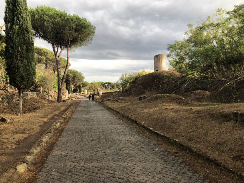 Rome: Appian Way E-Bike Tour Catacombs, Aqueducts & Picnic - The Egeria spring picnic and seasonal food