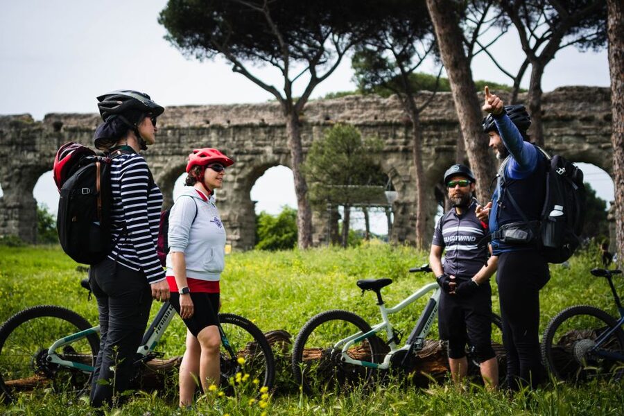 Rome: Appian Way Guided Tour on E-Bike with italian Aperitif - Villa dei Quintili and the Park of the Aqueducts