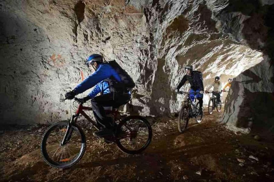 Rome: Appian Way Underground Catacombs Bike Tour with Lunch - Tomb of Cecilia Metella and the Roman road system