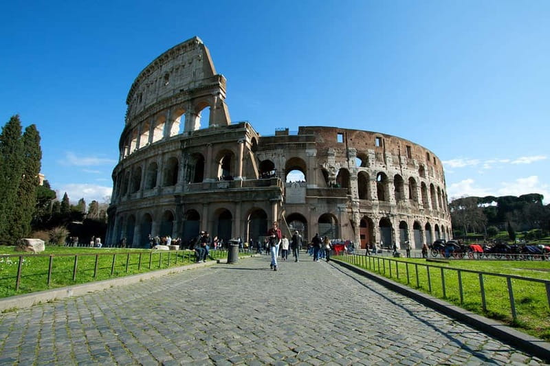 Rome Bike and eBike Rentals - Starting at Via dei Delfini, 35