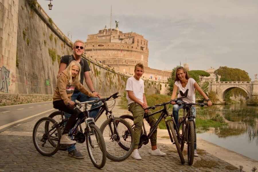 Rome: Bike Rental 4-hours - Standard bike or electric upgrade