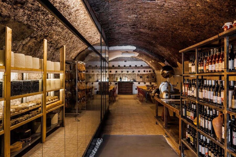 Rome E-Bike Highlights Tour & Tasting in Secret Cave - Why an e-bike makes sense in Rome