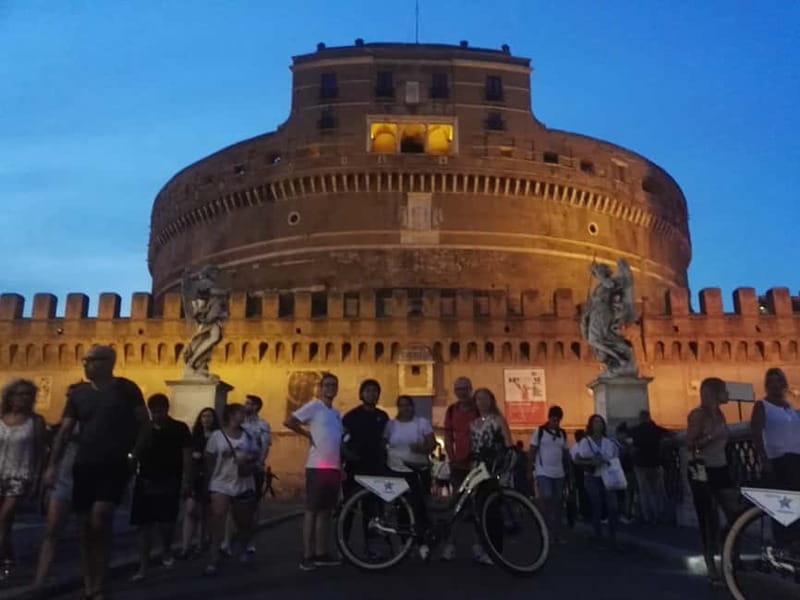 Rome: E-Bike Sunset Tour with Pizza Option - What the guides add to the ride