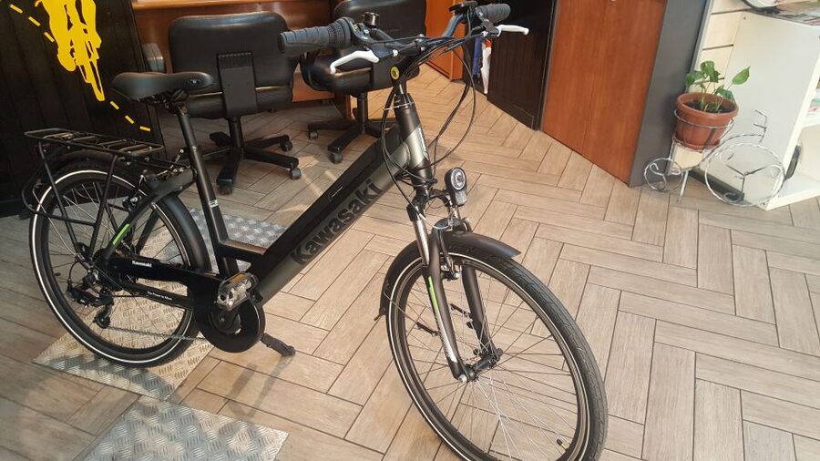 Rome: Electric Bike Rental - Reaching the Spanish Steps