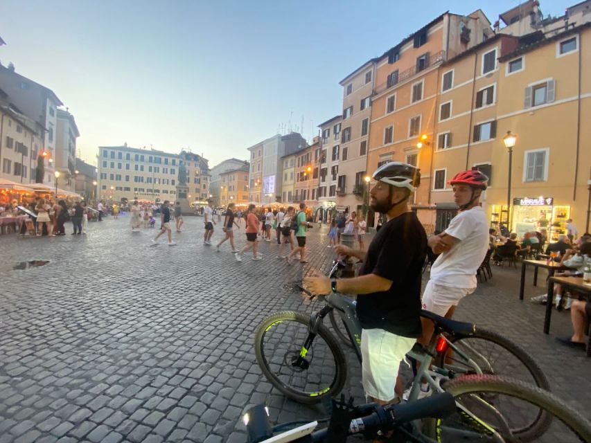 Rome :guided night e-bike tour with typical ice-cream - Via Del Corso And Trevi Fountain