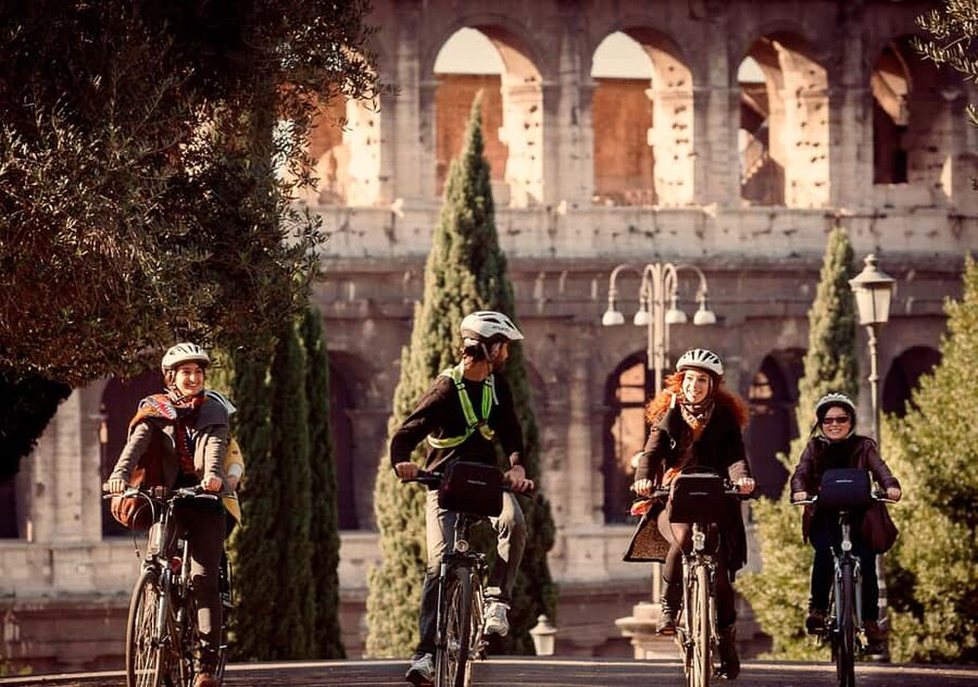 Rome: Taste of Rome by quality Cannondale E-Bike - Starting near the Colosseum on Via Labicana