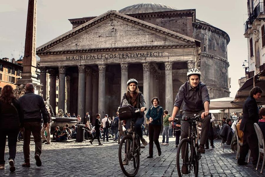 Rome: Taste of Rome by quality Cannondale E-Bike - Imperial power from Trajan’s Column to Piazza Venezia