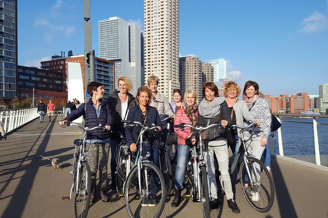 Rotterdam Bike Tour - all the Highlights - Cube Houses: Rotterdam’s famous odd angles
