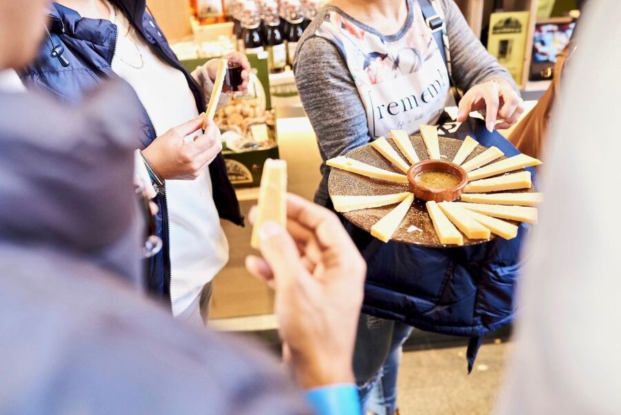 Rotterdam: Food Tour by Bike - Riding ability and who should book