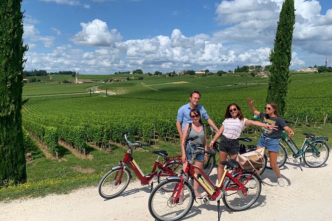 Saint Emilion Full Day Wine and Bike Tour - The first château, tasting, and picnic