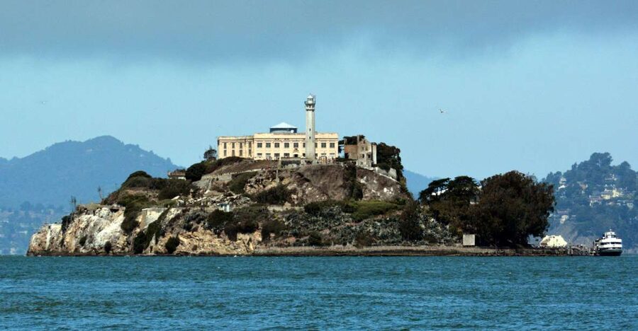 San Francisco: Alcatraz Island & Bike Rental - Walking through the Alcatraz cellhouse
