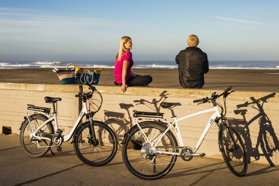 San Francisco: Golden Gate Bridge E-Bike Rental - Starting out with a map, lock, and short briefing