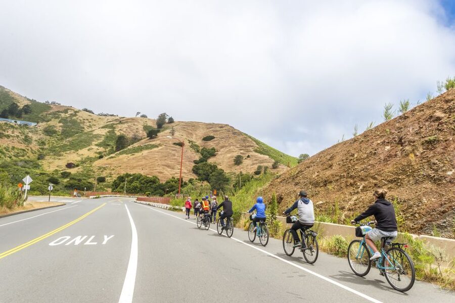 San Francisco: Golden Gate Bridge to Sausalito Cycling Tour - Crossing the Golden Gate Bridge by bicycle