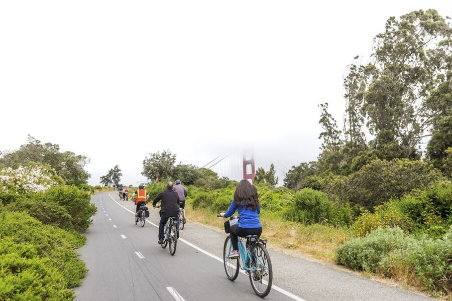 San Francisco: Golden Gate Bridge to Sausalito Cycling Tour - Vista Point and the descent toward Sausalito
