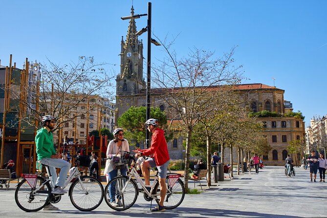 San Sebastian E-bike trour: Basque History and Cultural. - Ondarreta Beach and the Peine del Viento