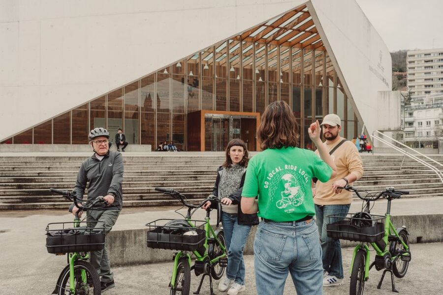 San Sebastian: Guided E-Bike Tour - What the guides add to the ride