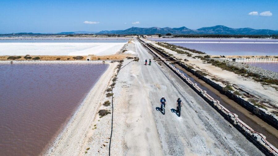 Sant'Antioco: Guided E-Bike Excursion at Sunset - Flamingos, lagoon birds, and patient viewing