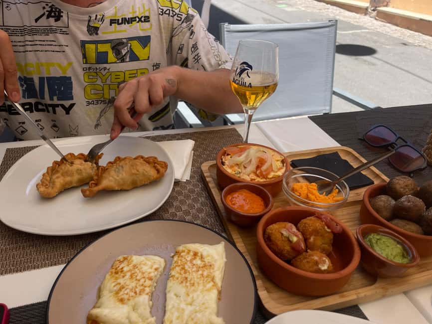 Santa Cruz guided bike tour 1,5 hour + Tapas - Guimerá Theater and the city’s older center