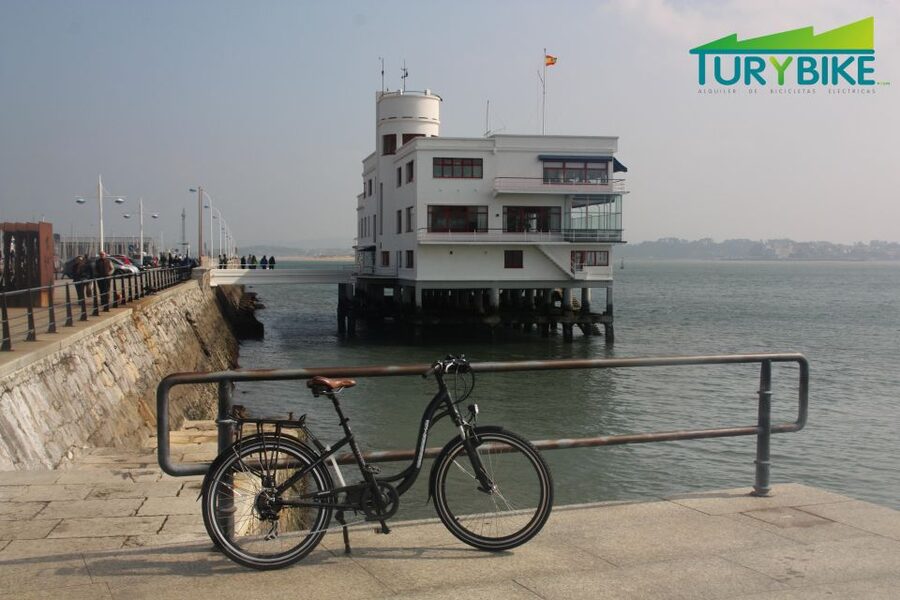 Santander: Guided Tour by Electric Bike - The Sardinero beaches by electric bike