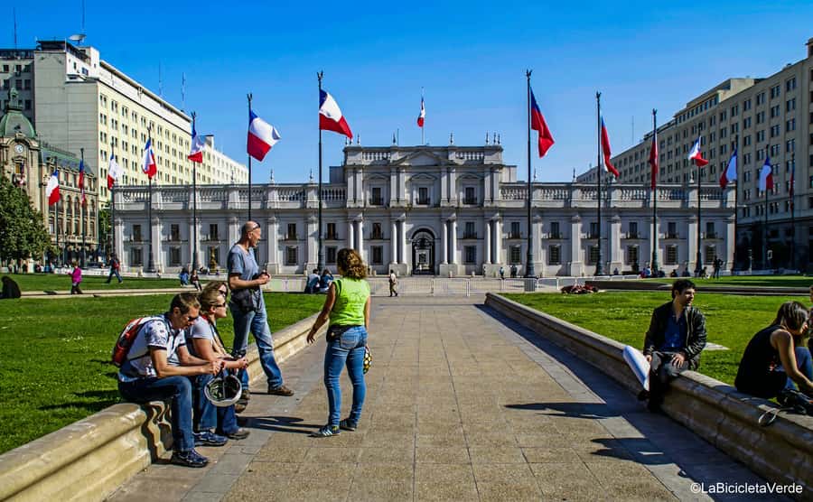 Santiago: Highlights, Parks and Politics Bike Tour - Why this route works so well in Santiago
