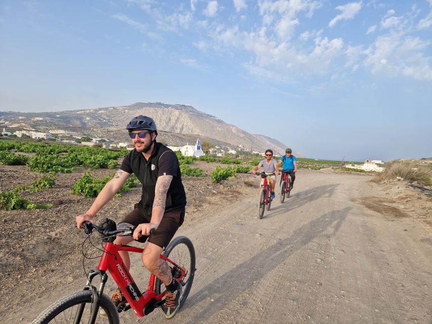 Santorini: E-bike tour experience - Vlychada Beach and the volcanic coast